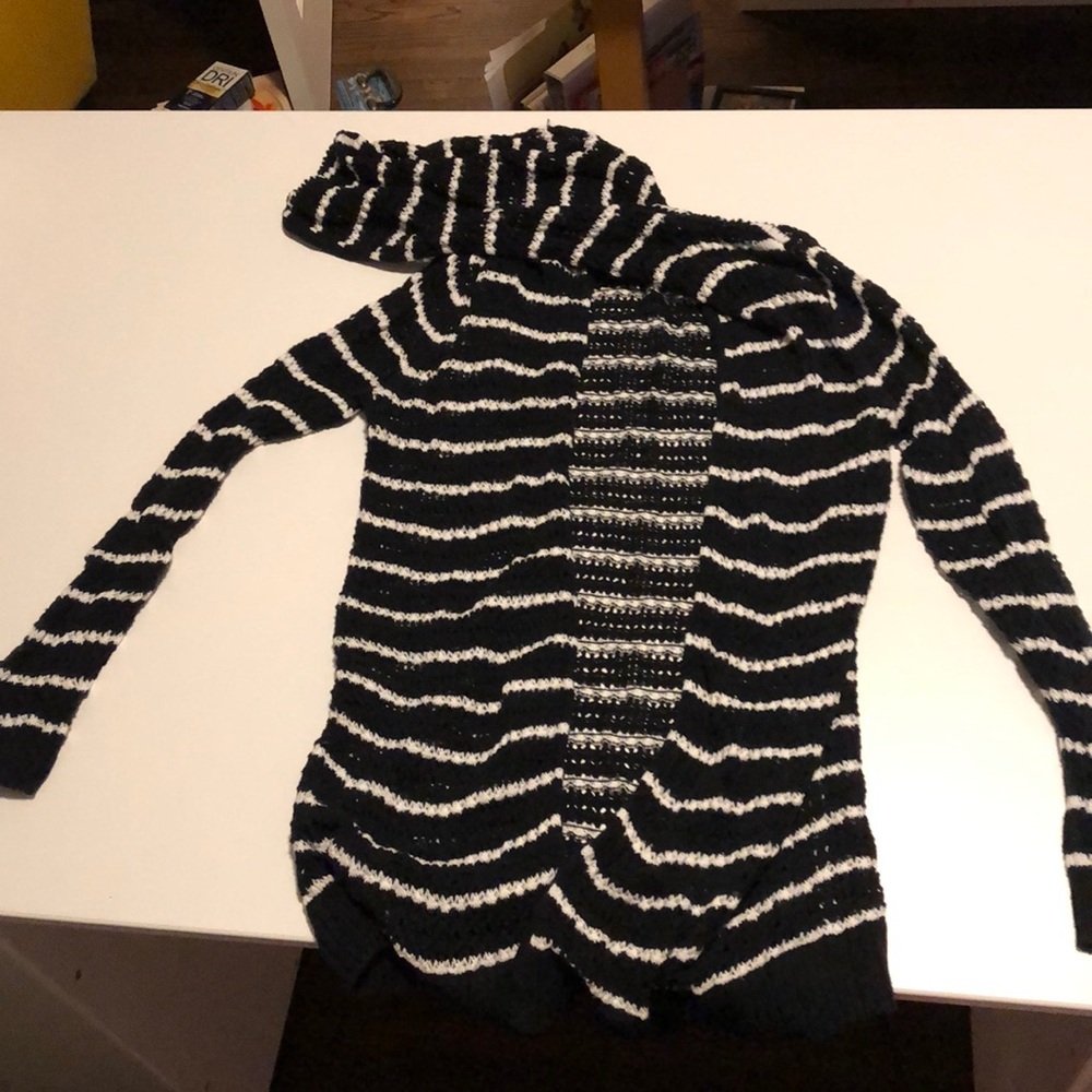 🖤🏝🌞 Black & white GAP cotton hoodie sweater